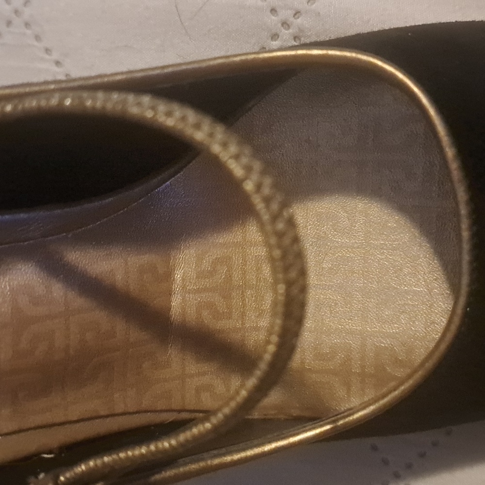 Rockport Black & Gold Suede Heels, Size 8 - Picture 9 of 11